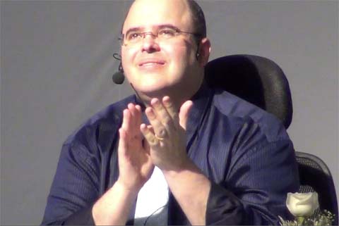 http://sq.imagens.s3.amazonaws.com/1111-Novembro/Benjamin-4.jpg