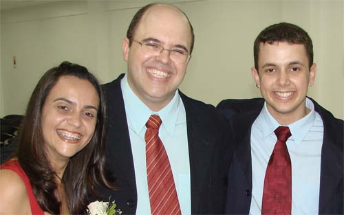 http://sq.imagens.s3.amazonaws.com/Benjamin_Wagner_Aline.jpg